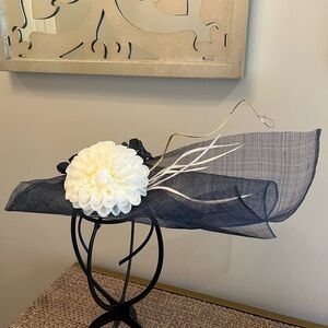 Modern fascinator - Navy and Cream for derby!